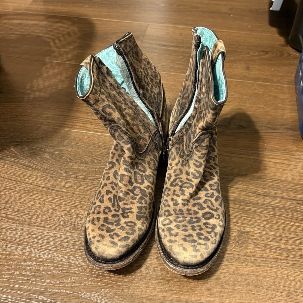 Corral Women's Handcrafted Leopard Print Western Boots Size 7